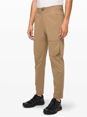 Lululemon Mile View tan athletic Pant size 33